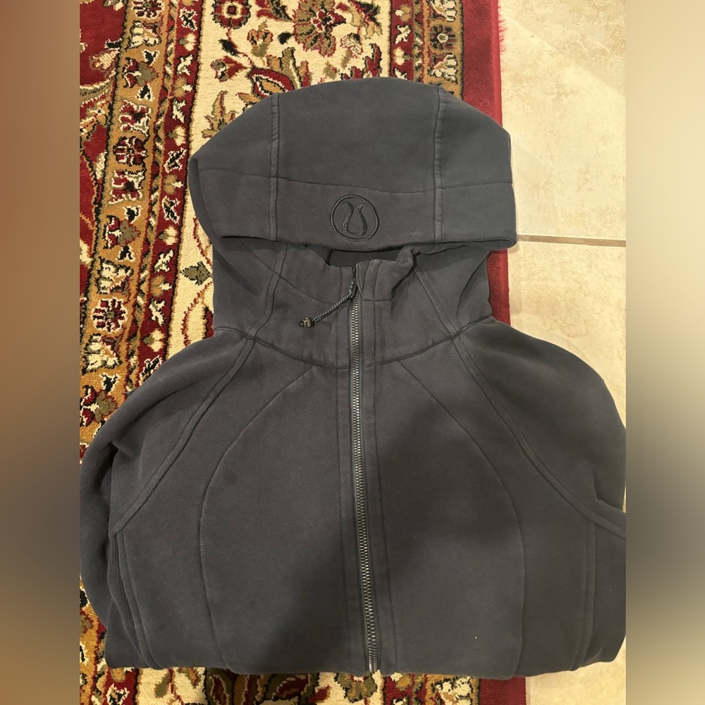 Women’s lululemon dark gray scuba zip up